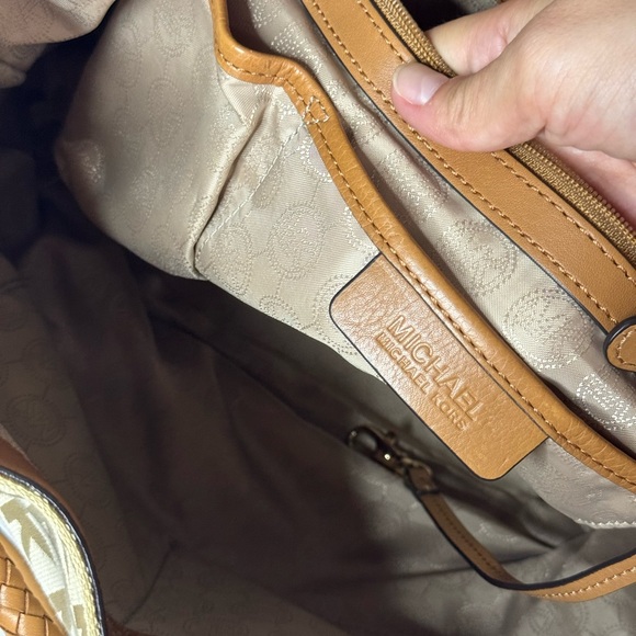 Michael Kors Jet Set Large Gathered Tote Beige/Camel Jaquard - Picture 10 of 12